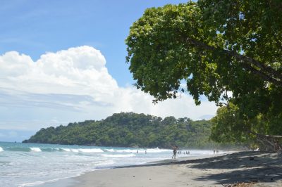 Solliciter l’aide d’un guide local lors d’un circuit au Costa Rica