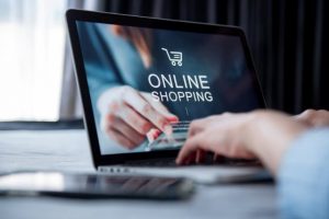 Vivre dans les Dom Tom : meilleurs bons plans pour le shopping en ligne