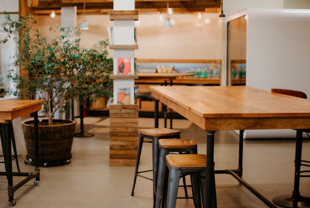 Table en bois l’alliance parfaite entre esthétique et durabilité